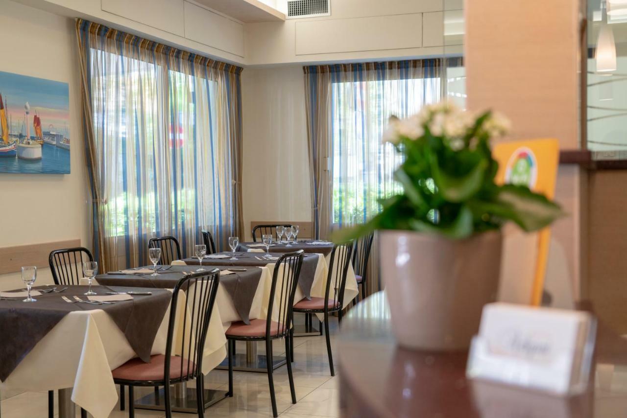 Hotel Adigrat Riccione Exterior photo