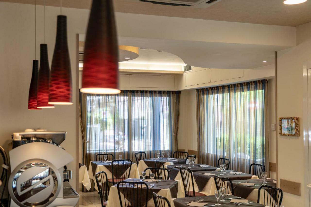 Hotel Adigrat Riccione Exterior photo
